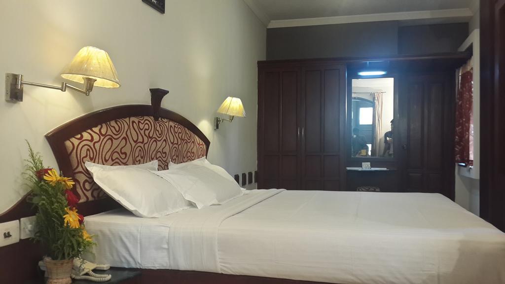 Hotel Planet Mount Chennai Exterior photo