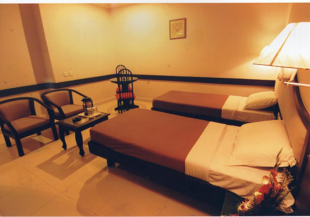 Hotel Planet Mount Chennai Room photo